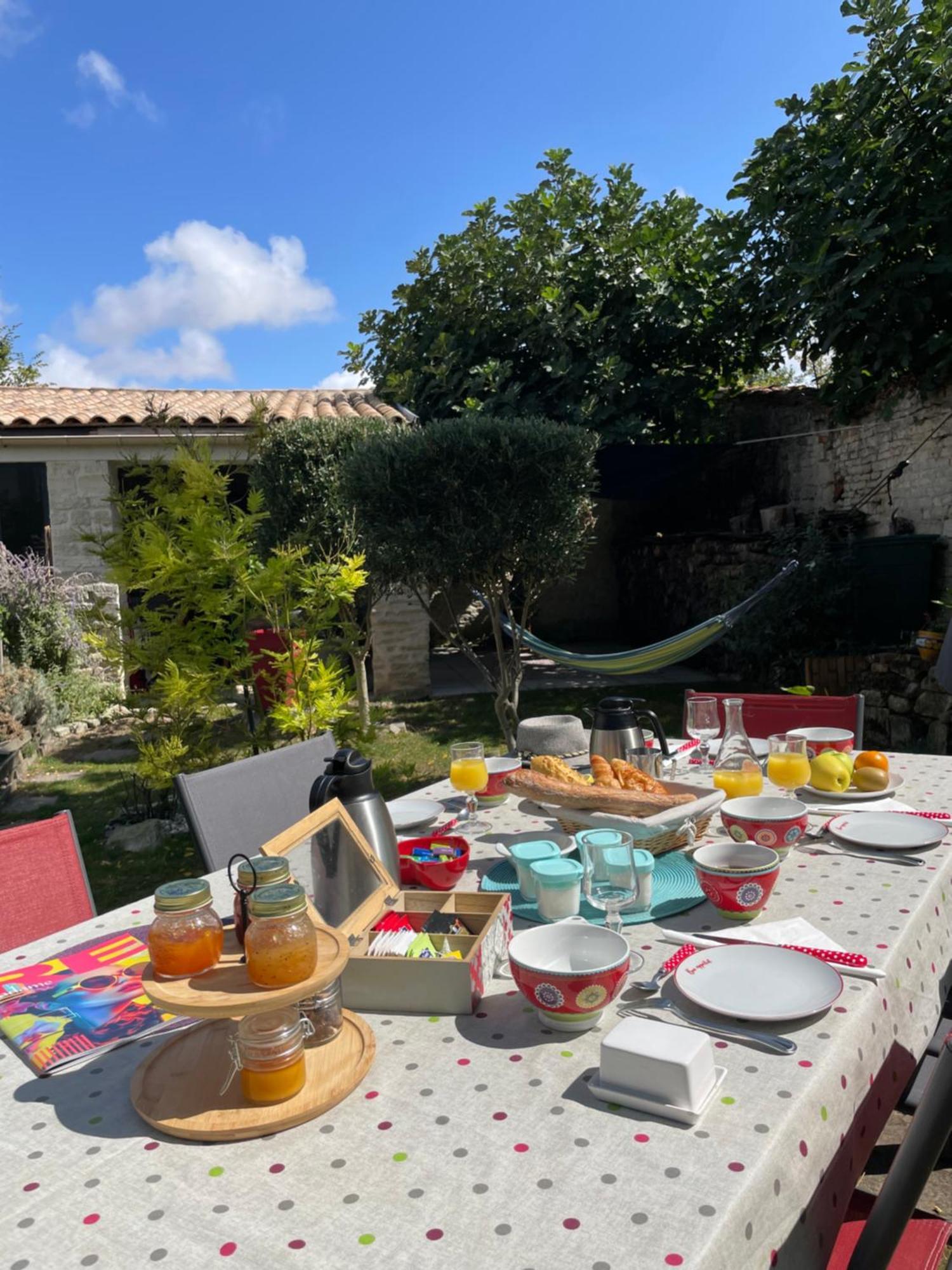 Bed and Breakfast L'Escale La Jarrie Экстерьер фото